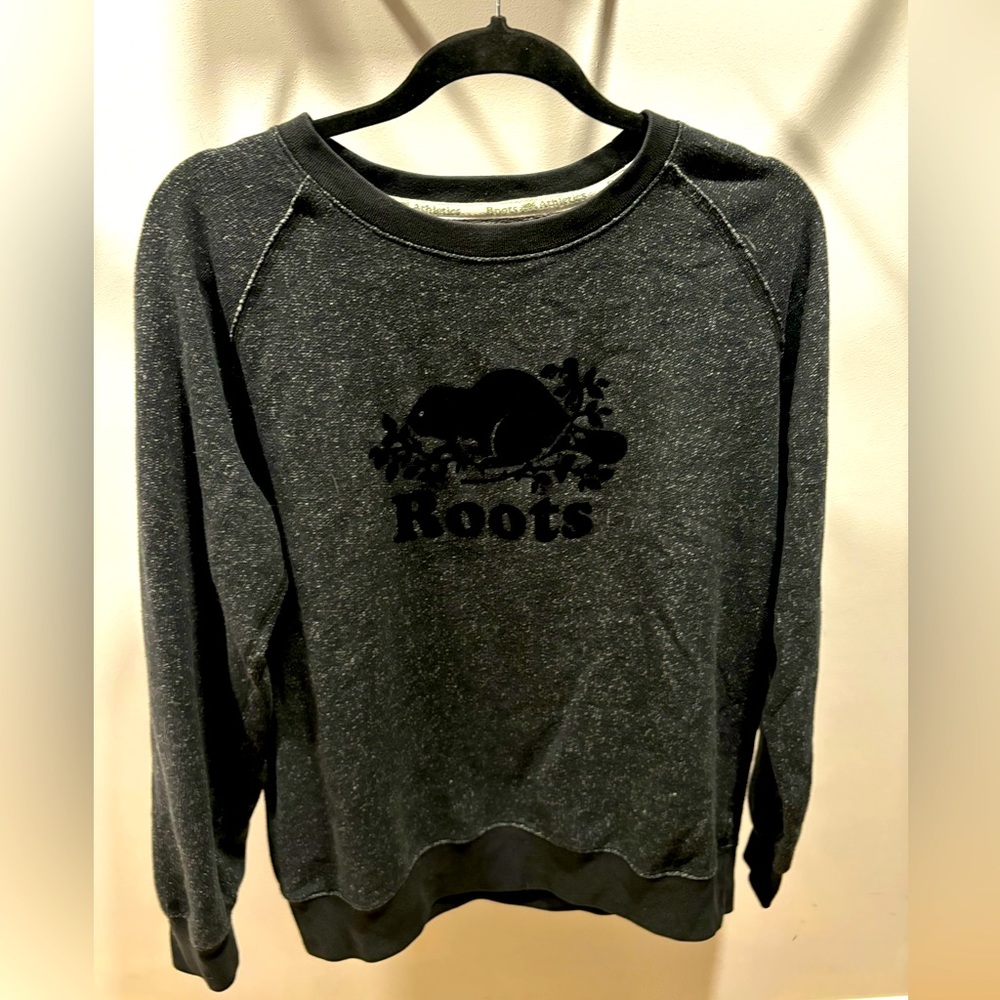 Roots black sweater